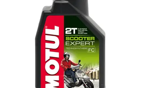 Motul Scooter Expert 2T: Opinie, skład, porównanie. Czy warto?
