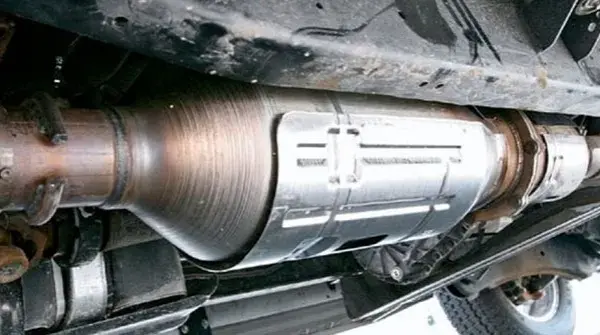 Jaki DPF w Ford Kuga? Suchy czy mokry? Sprawdź i oszczędź!