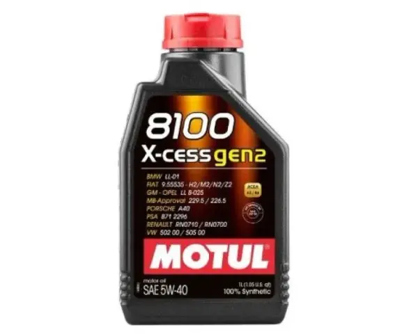 Butelka oleju silnikowego Motul 8100 X-cess gen2 SAE 5W-40.