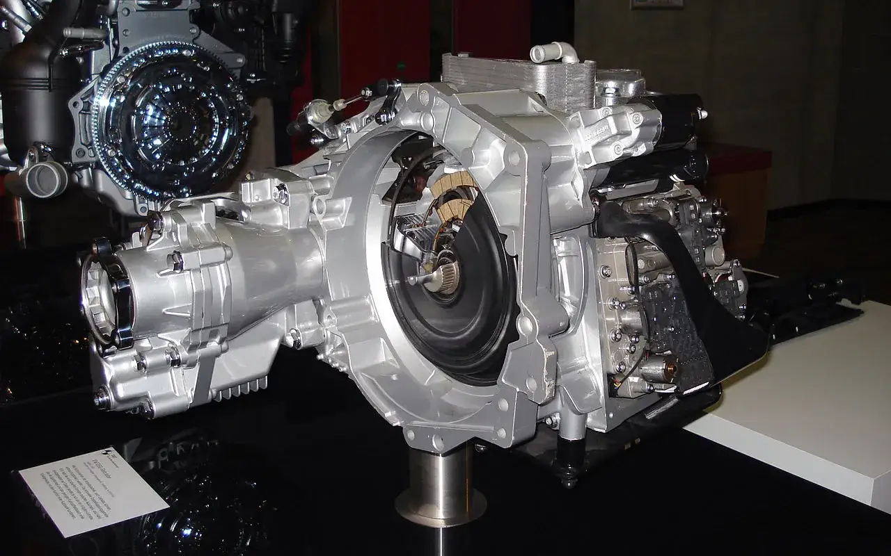 r&oacute;żne typy automatycznych skrzyń bieg&oacute;w DSG ZF Aisin